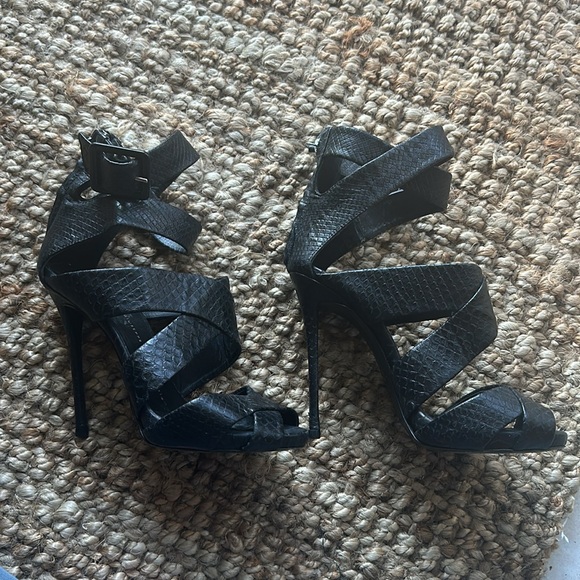 giuseppe zanotti heels size 6 1/2 in good condition - Picture 4 of 5